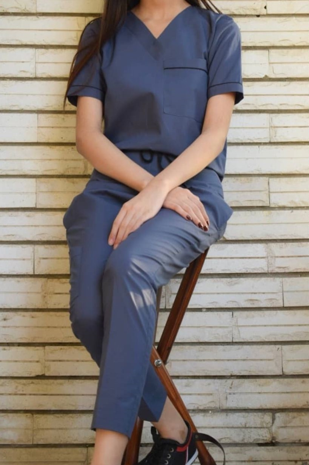 CLASSIC V-NECKLINE SCRUB - Image 6