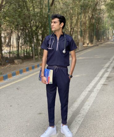ZIPPED-NECKLINE RIBBED WAISTBAND SCRUB MALE
