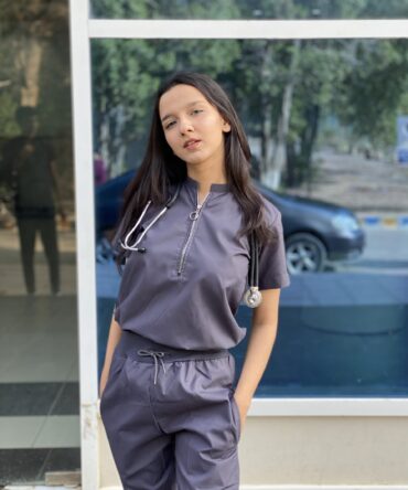 COTTON-POLYESTER 12 POCKET SCRUB