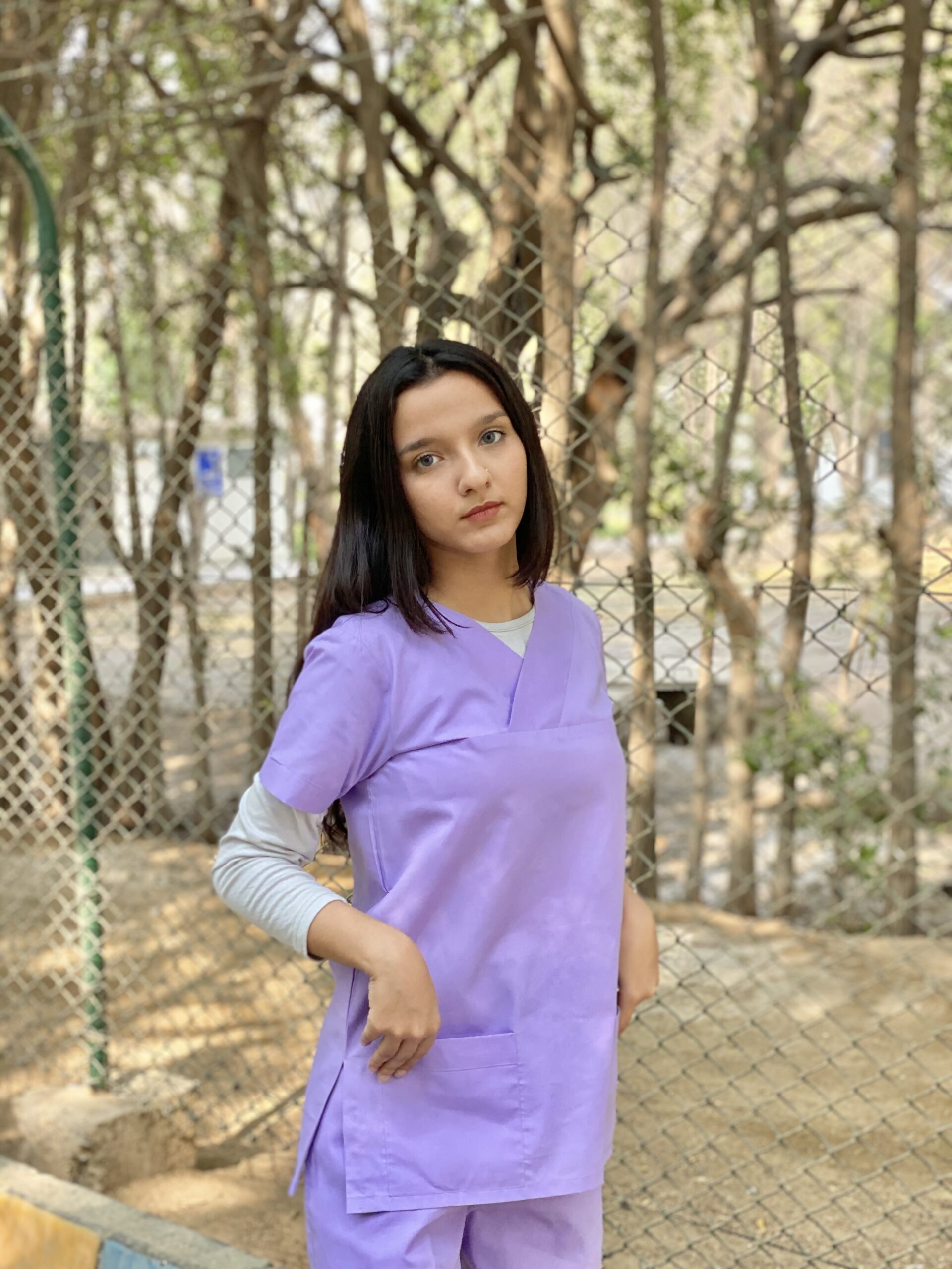 BROAD-V NECKLINE