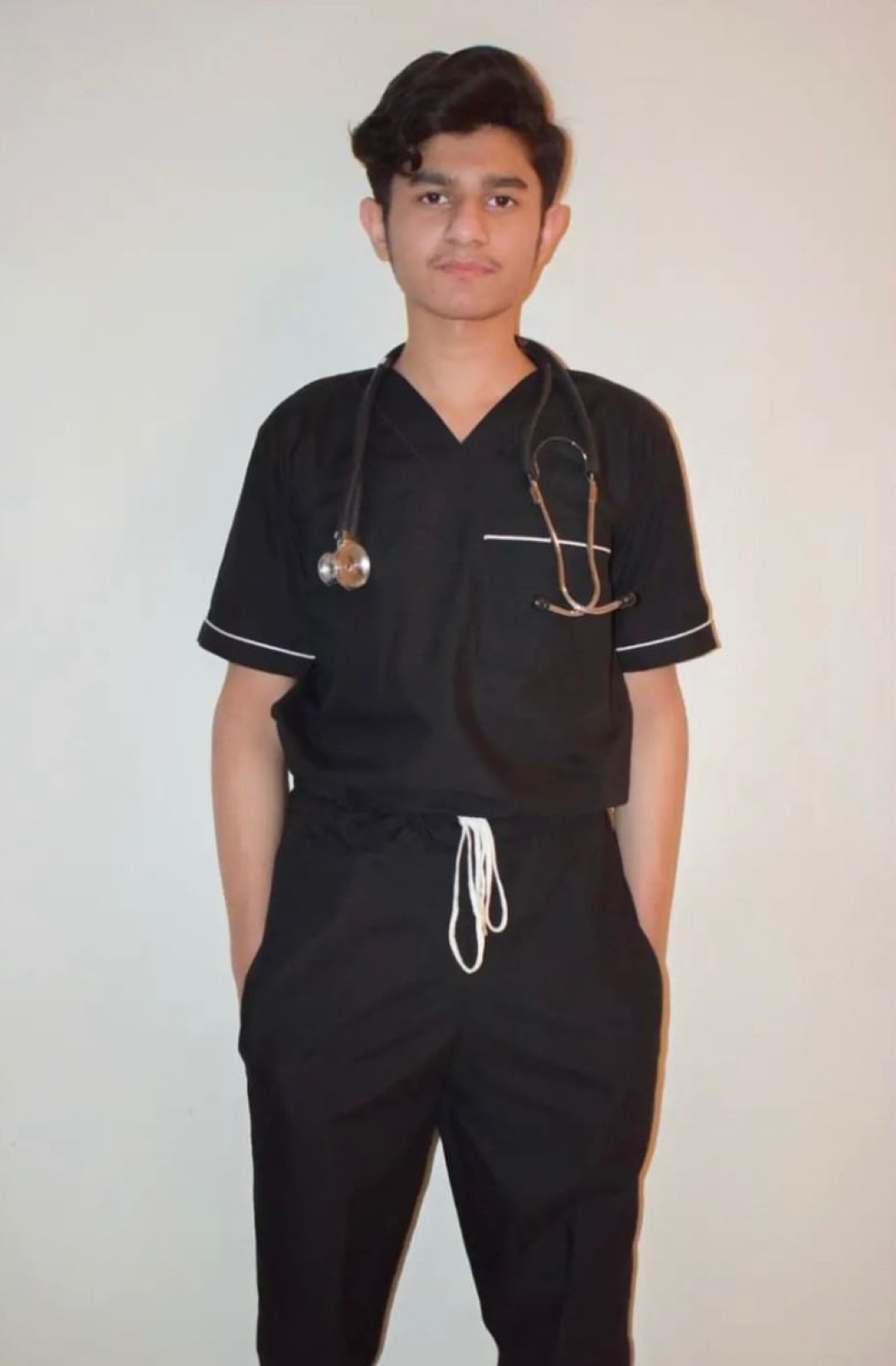 GREY V-NECK WITH POCKET PIPING MALE SCRUB